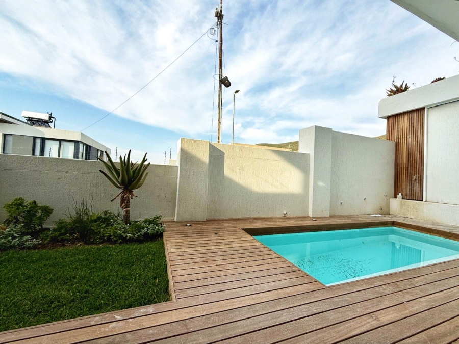 3 Bedroom Property for Sale in Fresnaye Western Cape